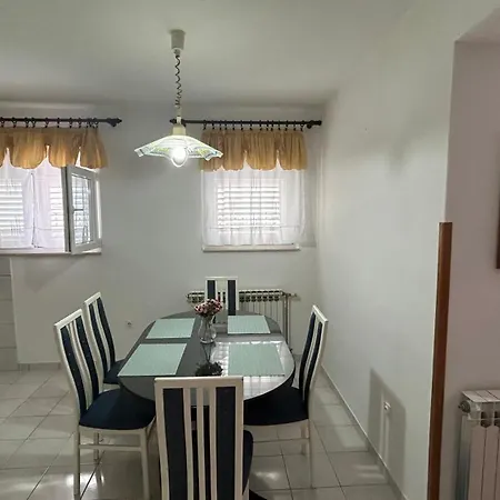 Lucy's Place * Split